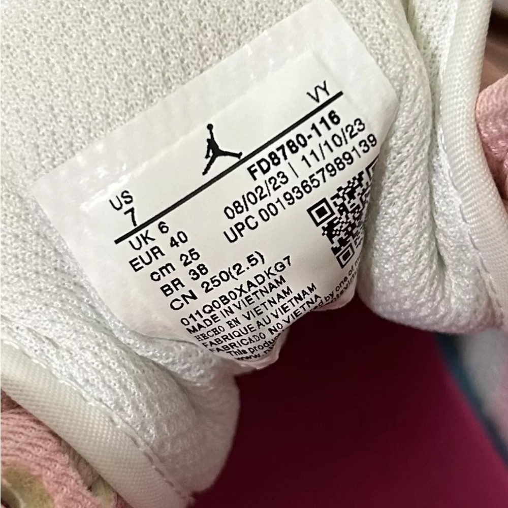 Nike Air Jordan‎ 1 Mid Fierce Pink size 7 Barbie Sneakers shoes - Picture 11 of 15